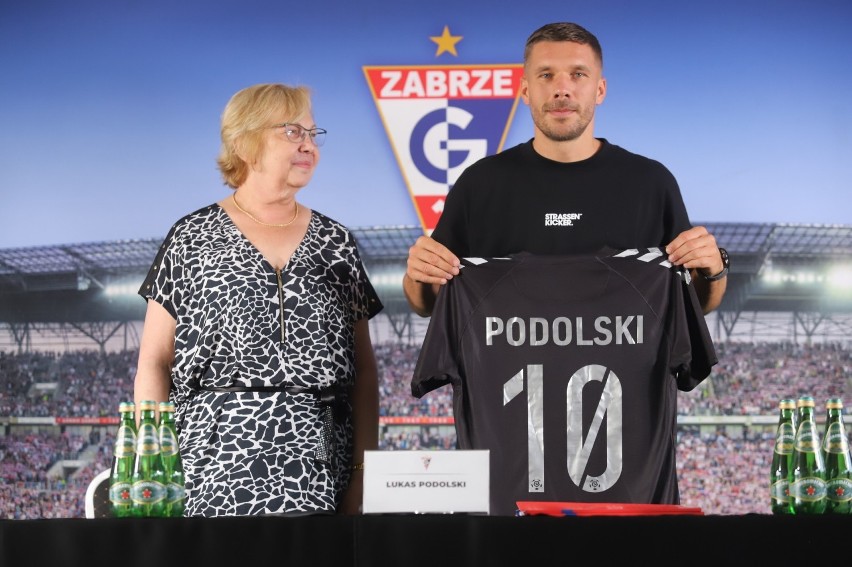 Łukasz Podolski podpisał roczny kontrakt z Górnikiem...