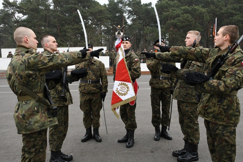 Przysięga wojskowa żołnierzy szkolenia podstawowego w Świętoszowie [GALERIA]