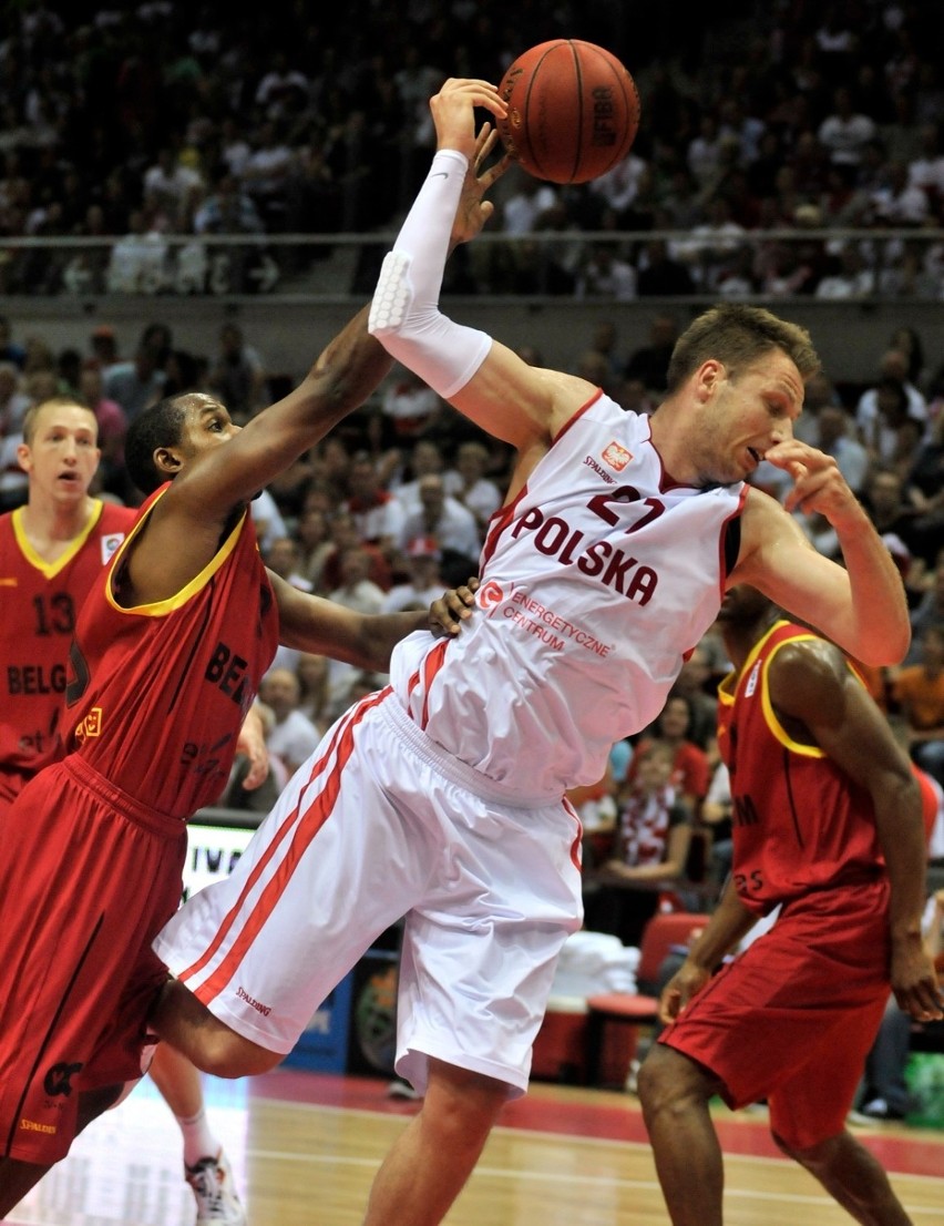 Michał Ignerski (biały strój) w akcji.