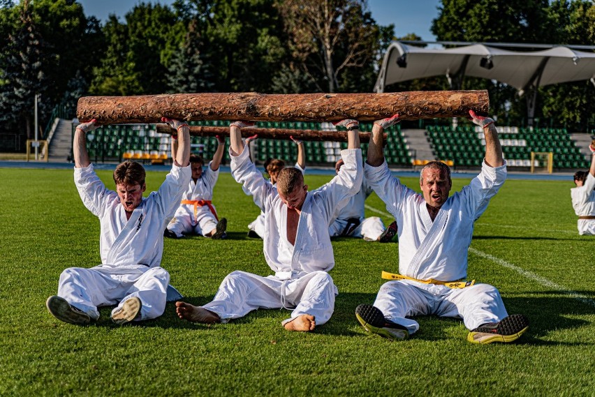 Mistrzowie sztuki walki karate w Sieradzu