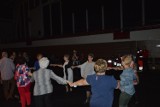 Seniorzy z Ostrowca świętowali w hali przy Świętokrzyskiej. Były tańce i świetna zabawa (ZDJĘCIA)