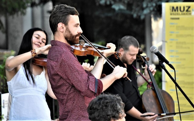 23 lipca 2019 r. Koncert z cyklu Lata Muz Wszelakich – „Lato z kulturą żydowską”. Na Scenie Letniej FZ wystąpiła Kapela Niewińskich.