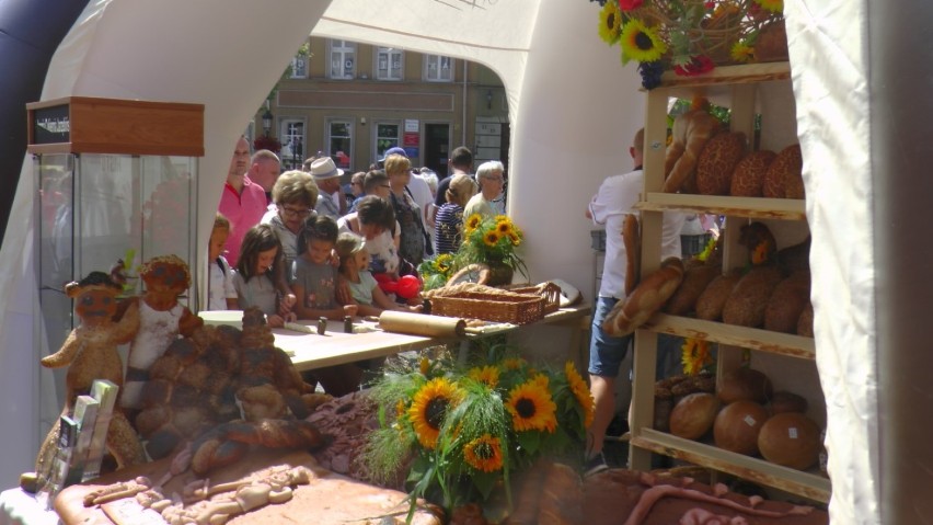 Tradycyjne Święto Chleba na Rynku w Kościerzynie [ZDJĘCIA]