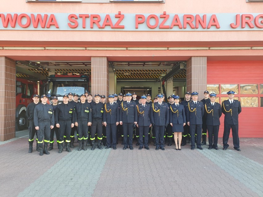 Uroczysta zmiana służby z okazji Dnia Strażaka w Kaliszu