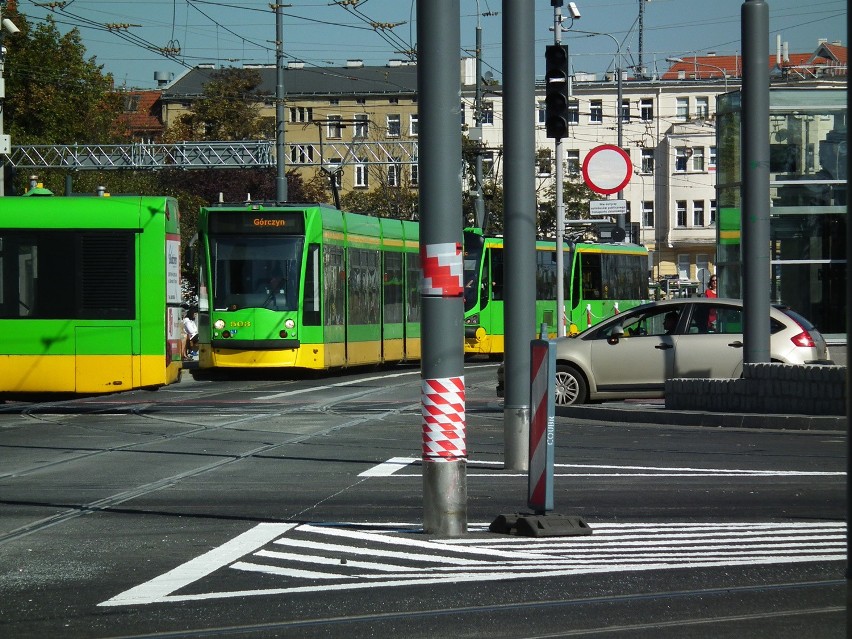 Można przez nie przejechać samochodem i przejść pod spodem....