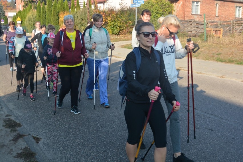 Opalenie - Nowy Dwór Gd. Marsz Nordic Walking dla upamiętnienia 100-lecia niepodległej Polski [ZDJĘCIA]