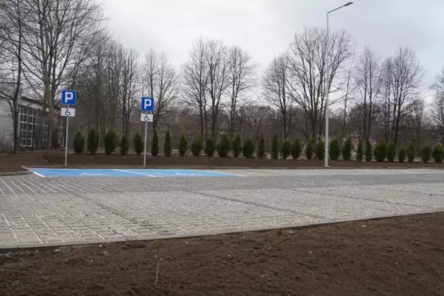 Przy ul. Wielkopolskiej powstały dwa eko-parkingi. Zaparkuje na nich ok. 40 aut.