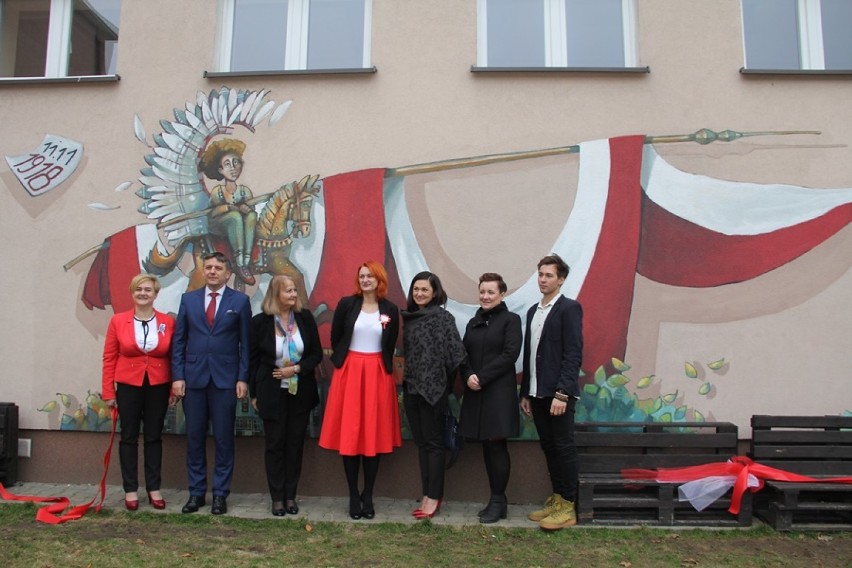 Obchody 100-lecia odzyskania przez Polskę niepodległości w SP2 w Sycowie