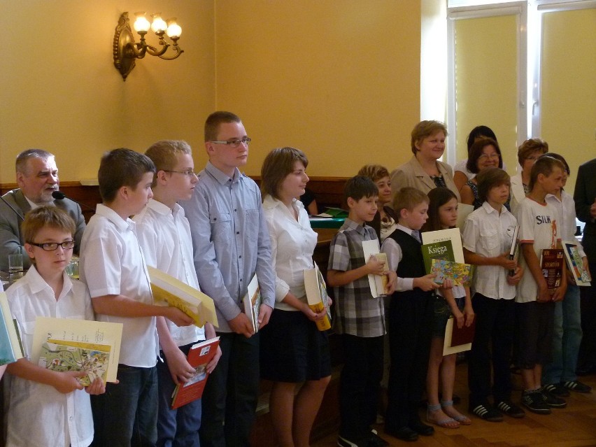 Nagrody dla najlepszych uczniów z Tomaszowa
