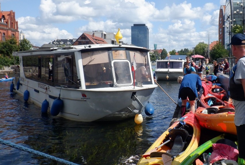 Statki, barki i jachty w Bydgoszczy i okolicach - zdjęcia. Pływają w Brdzie i Kanale Bydgoskim