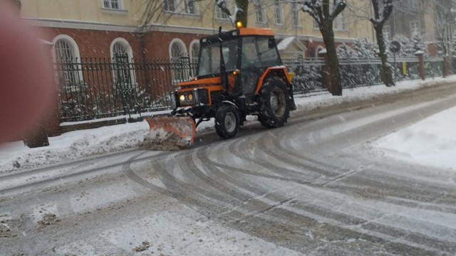 Kolejny raz tej zimy sypnęło śniegiem w Chełmnie. Jak wyglądają ulice?