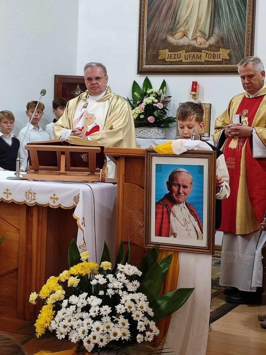 Święty Jan Paweł II to patron Samorządowej Szkoły...