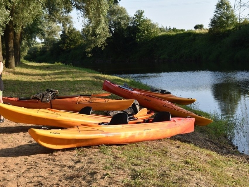 Wakacje na Podkarpaciu. W Wojkówce nad Wisłokiem działa darmowa wypożyczalnia kajaków [ZDJĘCIA]