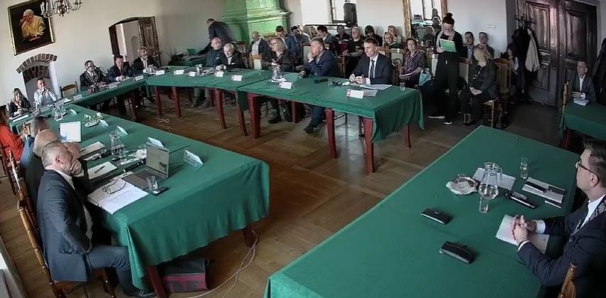 Oburzeni mieszkańcy  na sesji Rady Miasta Sandomierza...