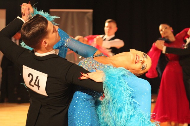 Mistrzostwa taneczne w Skawinie to barwne pokazy i wielkie emocje