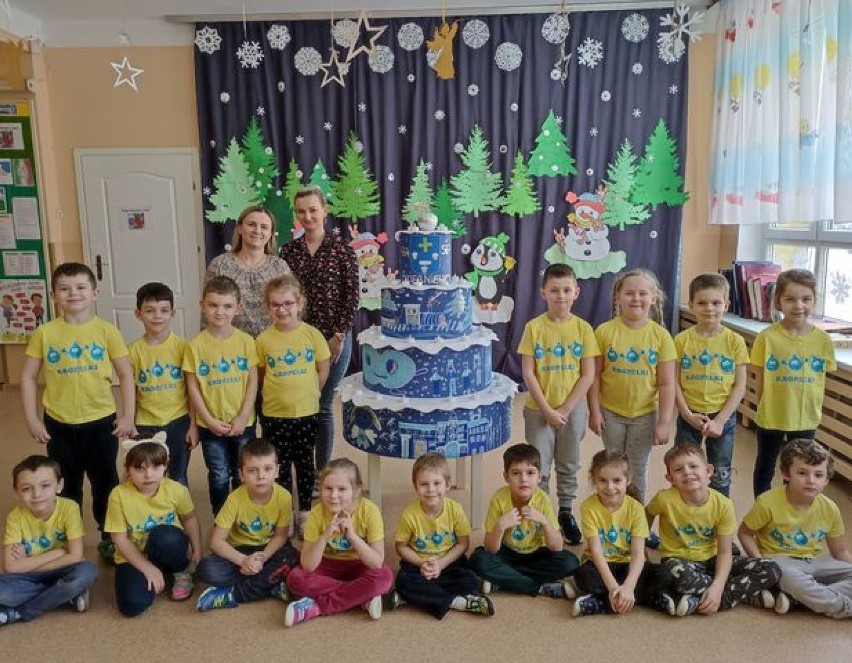Przedszkolaki z "13" przygotowały tort na urodziny Skierniewic