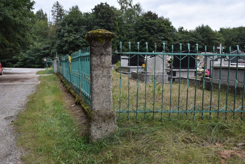 Protest pod Tarnowem przeciwko budowie spopielarni zwłok. Mieszkańcy Nowych Żukowic gotowi są blokować autostradę i przykuwać łańcuchami