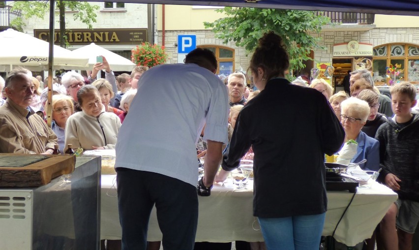 Smakowity weekend z Okrasą. Topowy kucharz gościł w Busku-Zdroju [ZDJĘCIA]