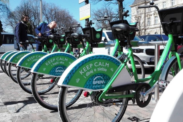 Rowery miejskie w Bielsku-Białej wracają na ulice! - W sytuacji epidemicznej rower stanowi jeden z bezpieczniejszych środków komunikacji - oceniają urzędnicy.