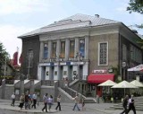 Odwiedź teatr przed wakacjami