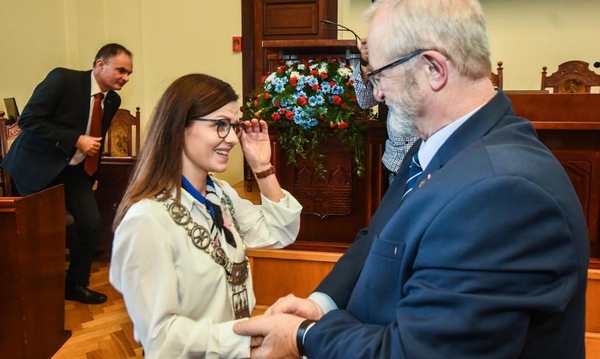 31 radnych złożyło ślubowanie, prezydent Rafał Bruski...
