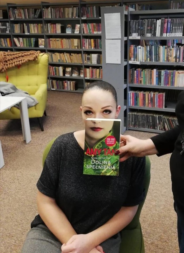 Sleeveface, czyli ubierz się w książkę!