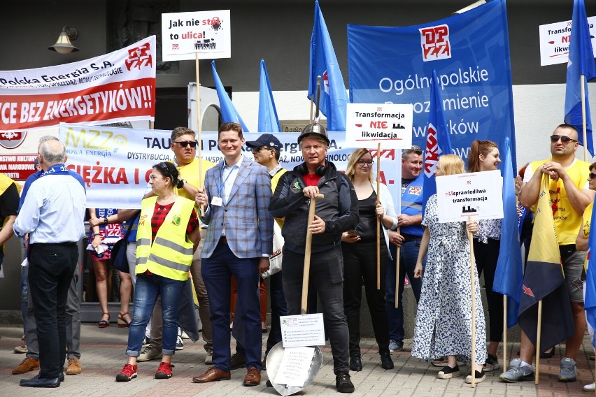 Protesty w Warszawie. Górnicy i energetycy manifestują w centrum stolicy. ''Boimy się o przyszłość, o miejsca pracy''