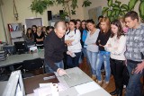 Uczniowie klasy policyjnej odwiedzili bełchatowską komendę