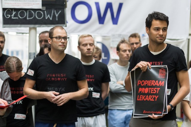 Protest lekarzy 2017. Strajk głodowy w szpitalu przy ul. Żwirki i Wigury w Warszawie.