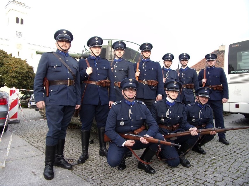 Grupa Rekonstrukcji Historycznej III Okręgu Policji...