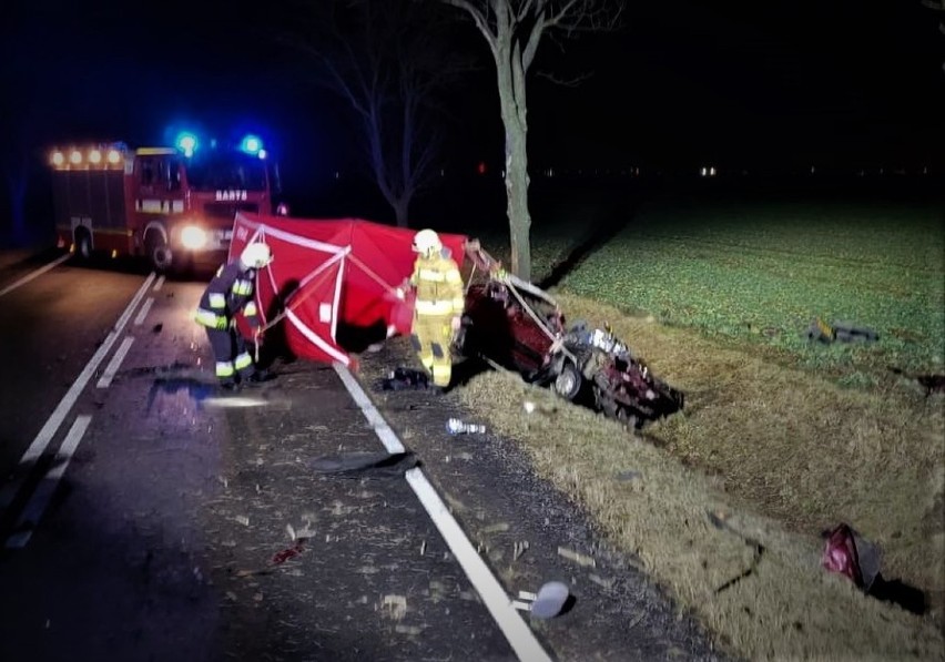 Wypadek w Bytkowie, gm. Reńska Wieś. Samochód zjechał z...