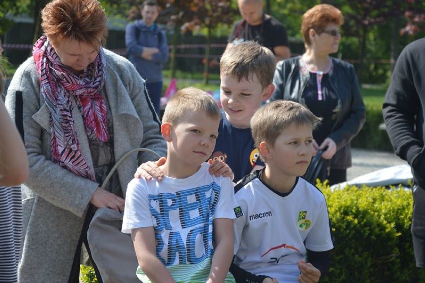 Bełchatów: Bieg Konstytucji 3 maja odbył się  w parku przy muzeum