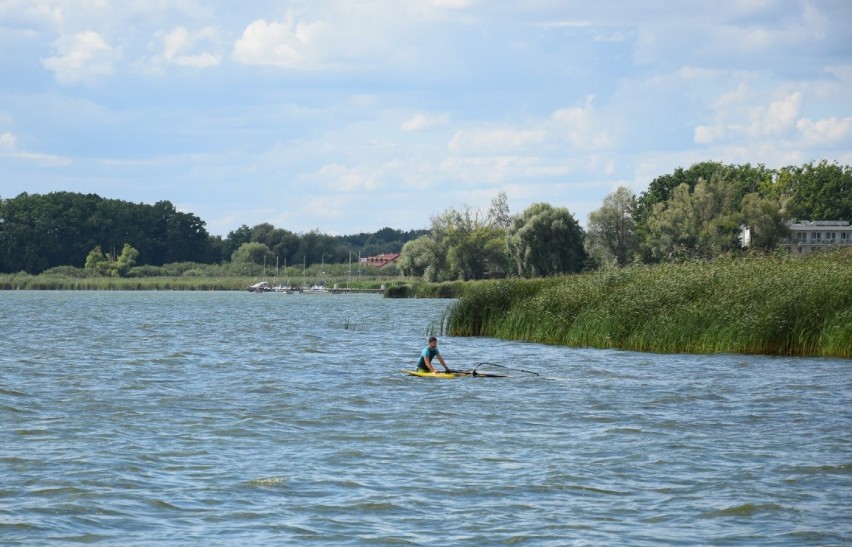 Zbąszyń. Plaża miejska "Łazienki" -  Niedziela 23 sierpnia 2020 nad jeziorem Błędno [ZDJĘCIA]