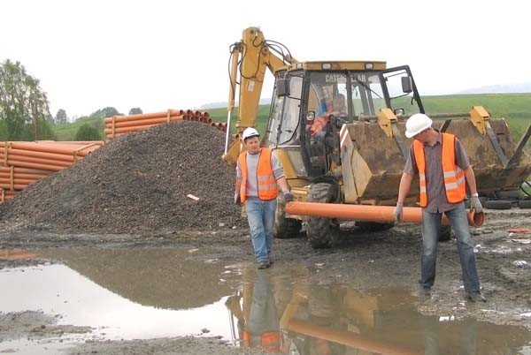 Radni wyrazili zgodę na zaciągniecie 2,5 mln zł pożyczki na rozbudowę sieci kanalizacyjnej
