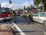 W Brodowie doszło do wypadku. Kierowca nie zachował odpowiedniej odległości i wjechał w tył auta dostawczego