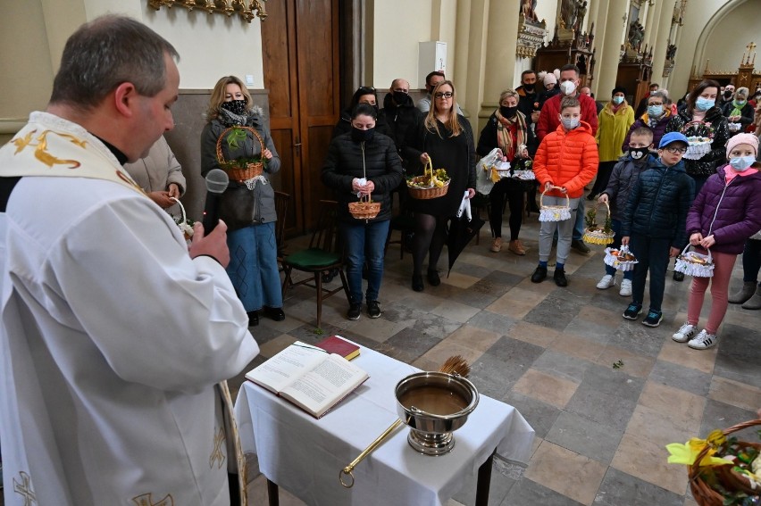 Wielka Sobota w Parafii pod wezwaniem Podwyższenia Krzyża Świętego w Kielcach (ZDJĘCIA)