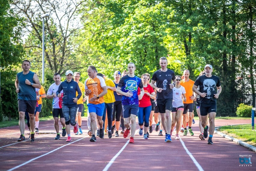 Biegam Bo Lubię w Częstochowie. Kolejny trening biegowy na stadionie lekkoatletycznym CKS Budowlani