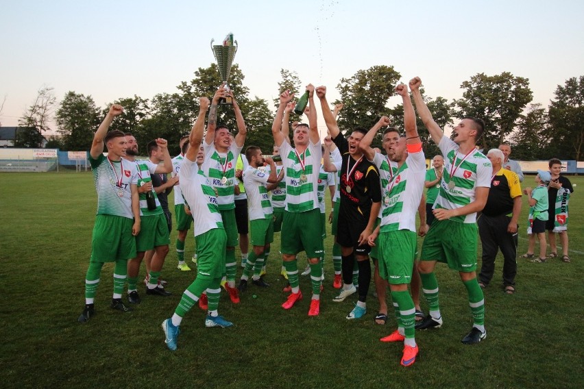 Totolotek Regionalny Puchar Polski w rękach piłkarzy z Radzynia. Orlęta Radzyń Podlaski - Chełmianka Chełm 2:0. Zobacz zdjęcia