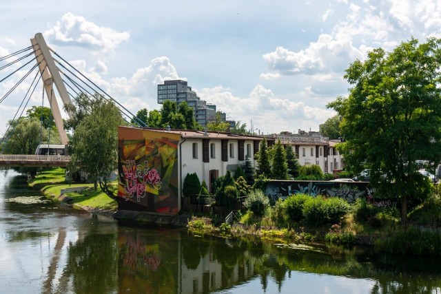 Akademicka Przestrzeń Kulturalna i Muzeum Fotografii mieszczące się obecnie przy ul. Królowej Jadwigi 14 zmienią swoją siedzibę i przeniosą się na Wzgórze Wolności.