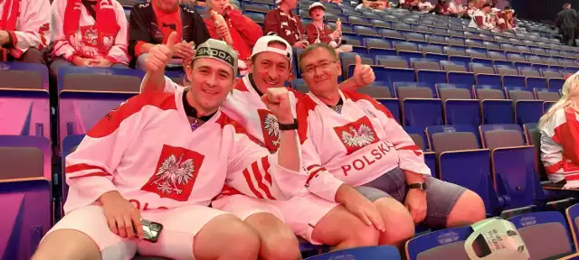 Kibice reprezentacji Polski na naszym pierwszym meczu w MŚ elity z Łotwą opanowali Ostrawę

  Zobacz kolejne zdjęcia. Przesuwaj zdjęcia w prawo - naciśnij strzałkę lub przycisk NASTĘPNE