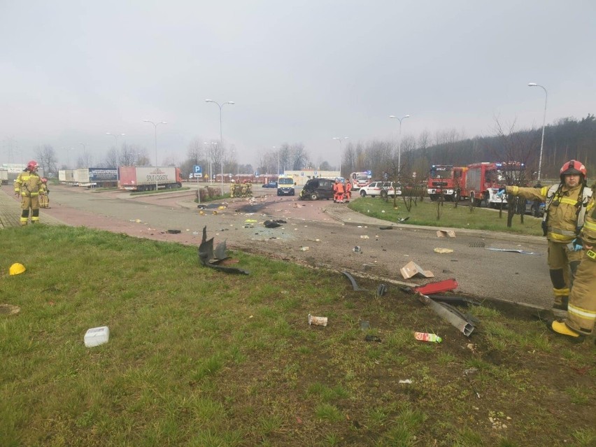 Tragiczny wypadek na A1 w Dobieszowicach! Młody kierowca stracił życie, pasażer w ciężkim stanie