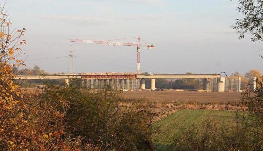 Trwa budowa nowego mostu na Wiśle [ZDJĘCIA]