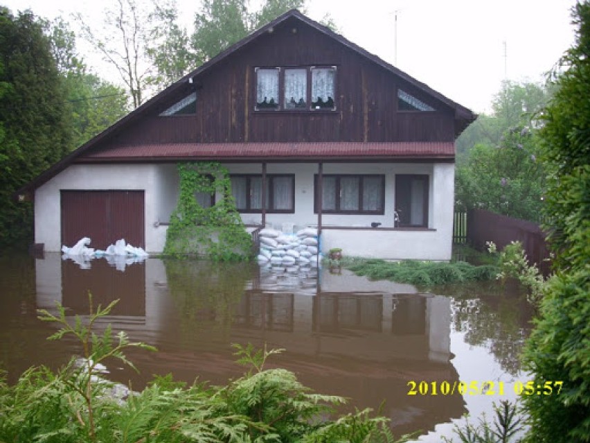 Jeden z zalanych domów w Konopnicy