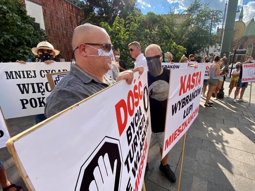 Protest na placu Wszystkich Świętych