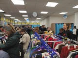 Nowy second hand w Gnieźnie już otwarty! Szybko wypełnił się kupującymi [FOTO]