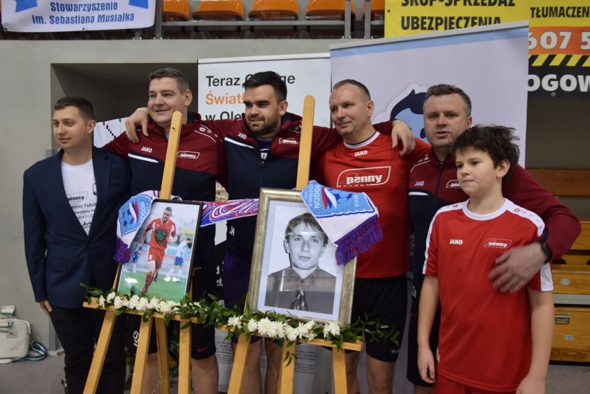 6.Turniej Futsalowy im. Sebastiana Musiałka dobiegł końca. GKN Oleśnica wygrywa ryzgrywki! (FOTO) 