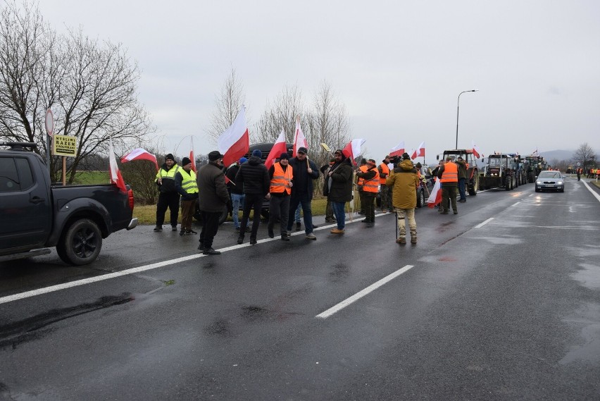 Na granicy w Paczkowie i Pietrowicach Głubczyckich rolnicy z Polski i Czech demonstrowali swoją solidarność