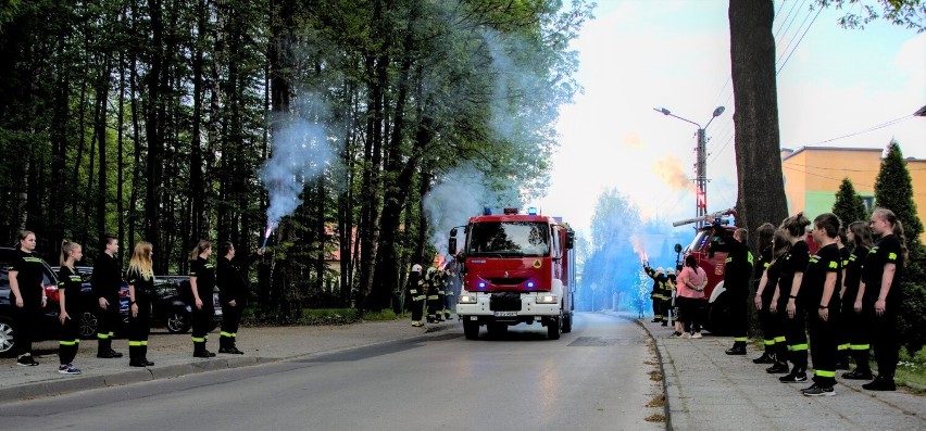 Strażacy w Kętach Podlesiu cieszą się z powiększenia stanu...