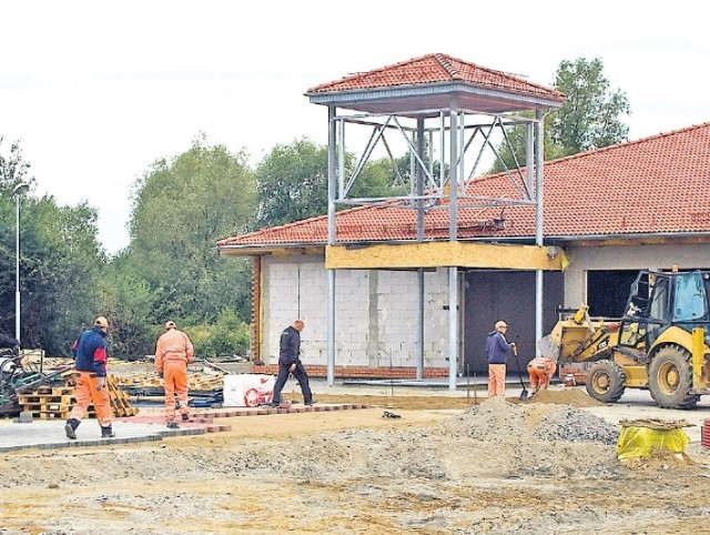 Wykonawca rozpoczął budowę sklepu pod koniec lipca, zakończy ...