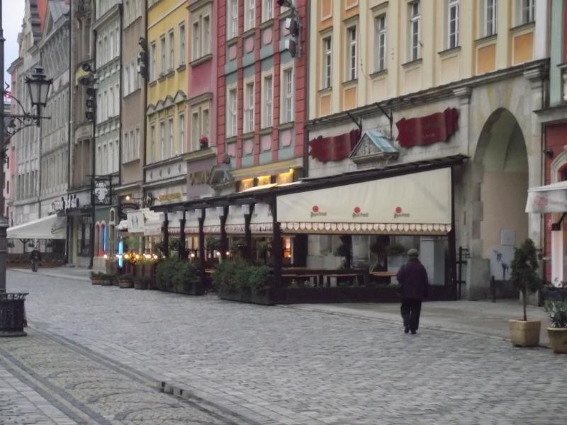 Wrocław: Urzędnicy chcą, by ogródki zniknęły z Rynku do 15 listopada (ZDJĘCIA)